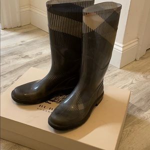Burberry rainboots